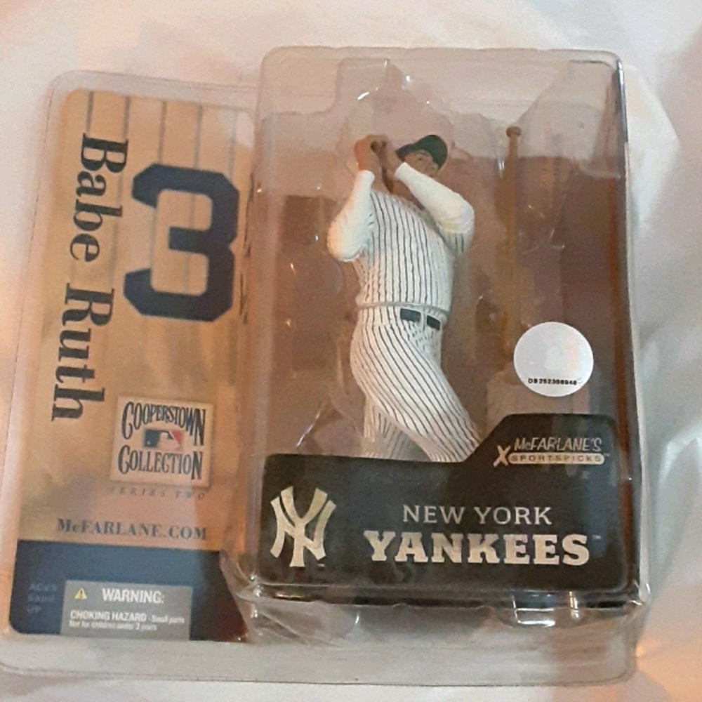 Babe Ruth statue #3